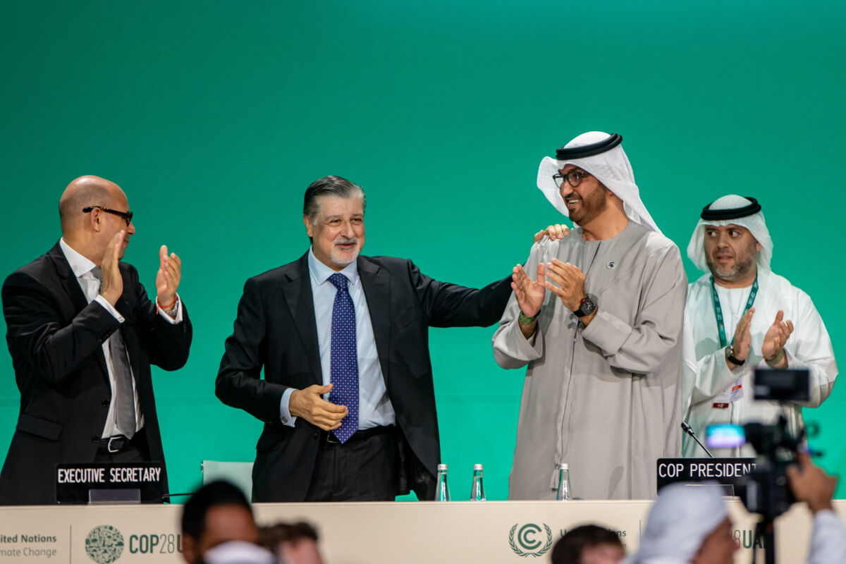 COP28, firmato il Global Stocktake: stop a combustibili fossili entro al 2050. Ecco cos'è e cosa prevede il documento